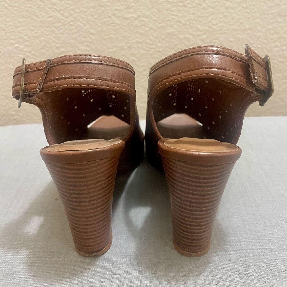 Open-Toe Wedge Sandals - Picture 2 of 3